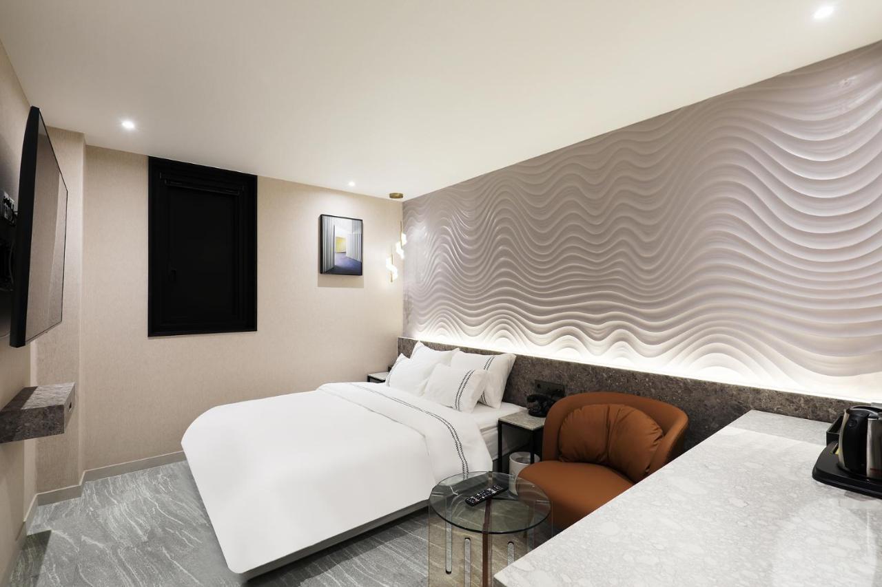 Mari Hotel Chungju Zewnętrze zdjęcie